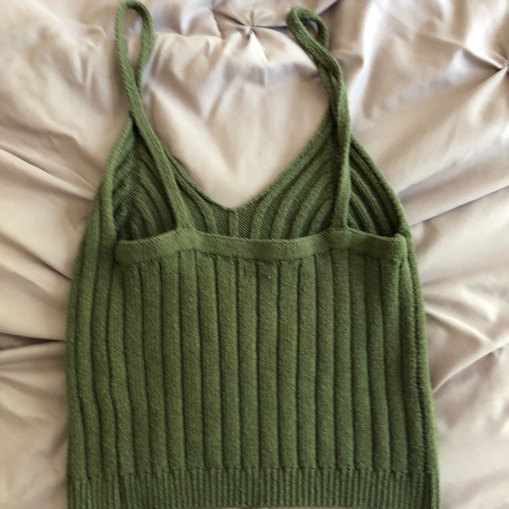 Green top - Picture 2 of 3